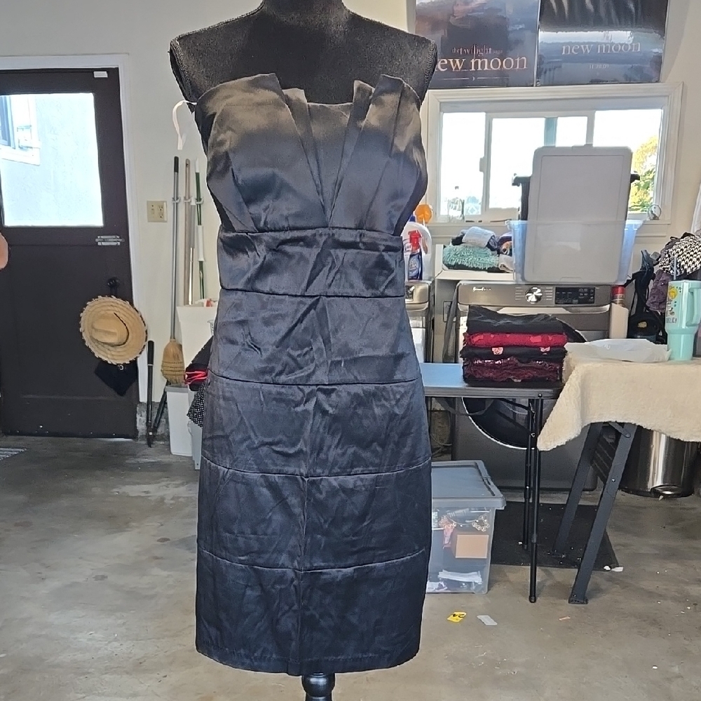 NWT Elegant Strapless Black Dress